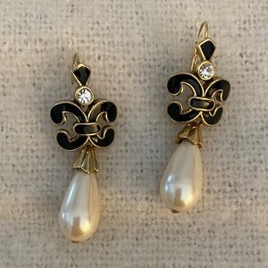 Elegant Gold and Black Fleur-de-Lis Pearl Drop Earrings